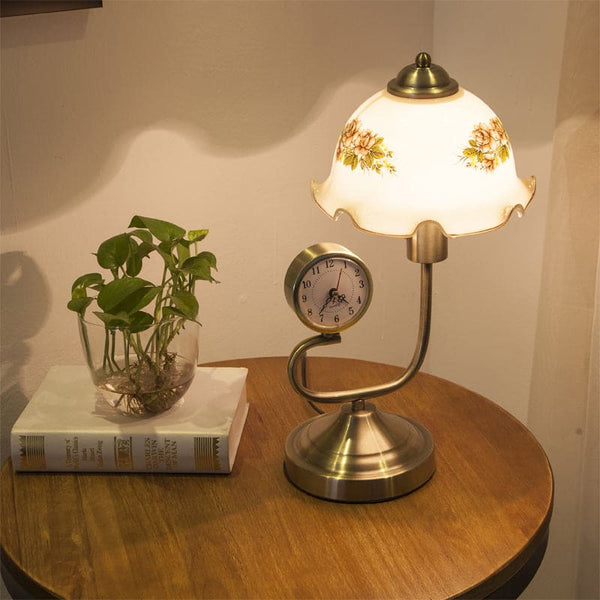 FloraGlow – table lamp in the shape of a flower in country style