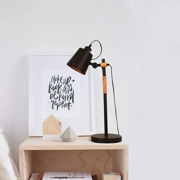 Glowzoë – industrial metal table lamp in bucket style