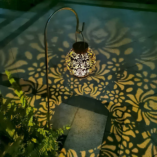 Hollow elegance - Waterproof LED solar garden pendant lamp