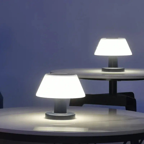 Solari - Solar powered table lamp