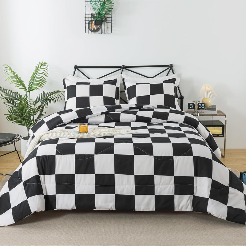 Checkered Charm Bedding Set - Single/Queen Size Ensemble