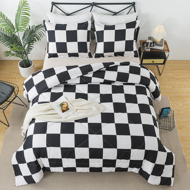 Checkered Charm Bedding Set - Single/Queen Size Ensemble