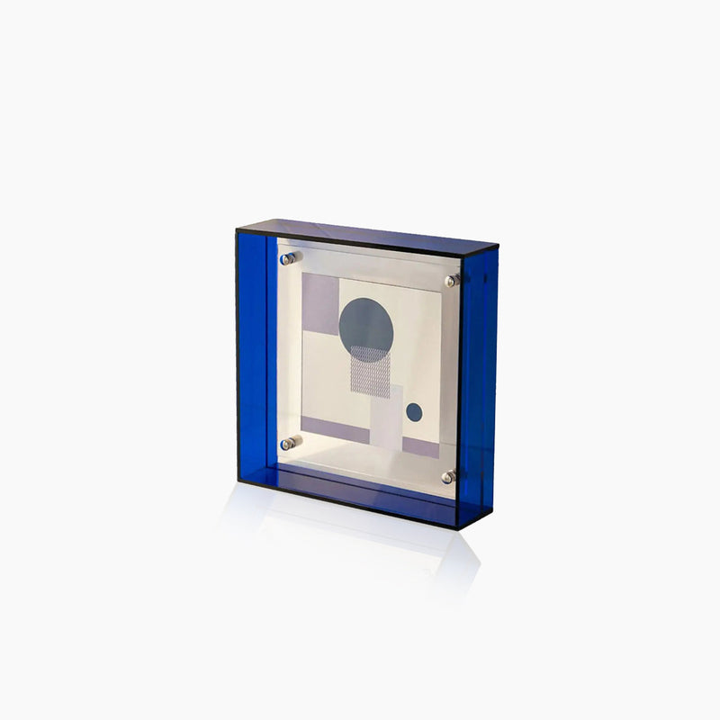 Vibrant Colored Acrylic Photo Frame – Eye-Catching Home Decor