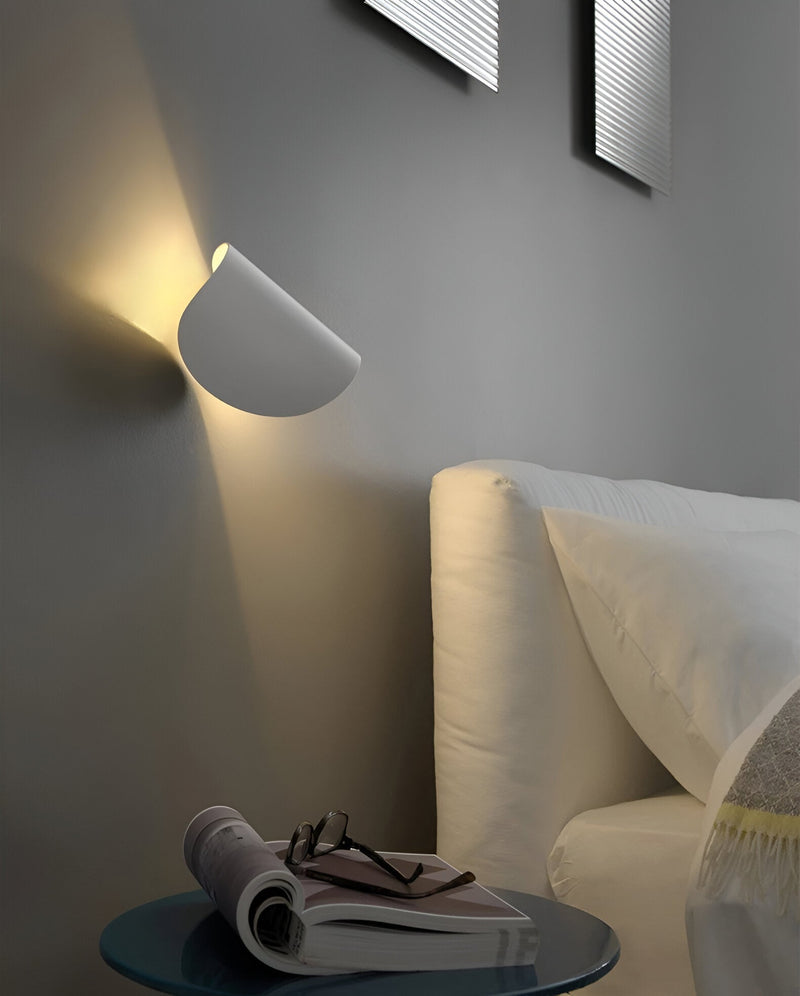 Twist Wall Light - Rotatable Wall Light made of Metal - Curve Wall Sconce