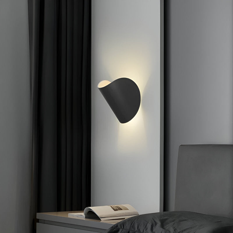 Twist Wall Light - Rotatable Wall Light made of Metal - Curve Wall Sconce