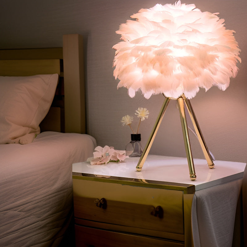 Feather Glow - Handmade Ostrich Feather Table Lamp for Romantic Ambiance