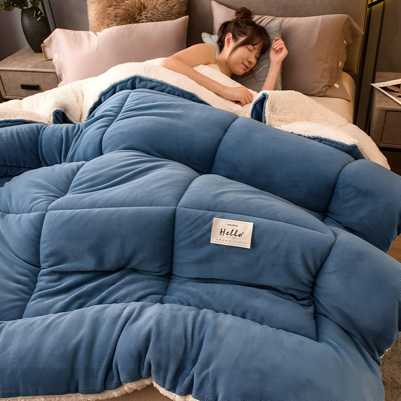 FleeceComforter - Fluffy reusable bedding for ultimate luxury and coziness in bed