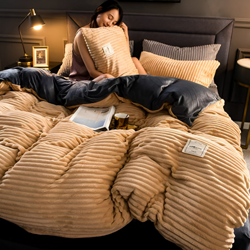 CozyComforter - Fluffy duvet cover that can be used year-round for ultimate luxury in bed