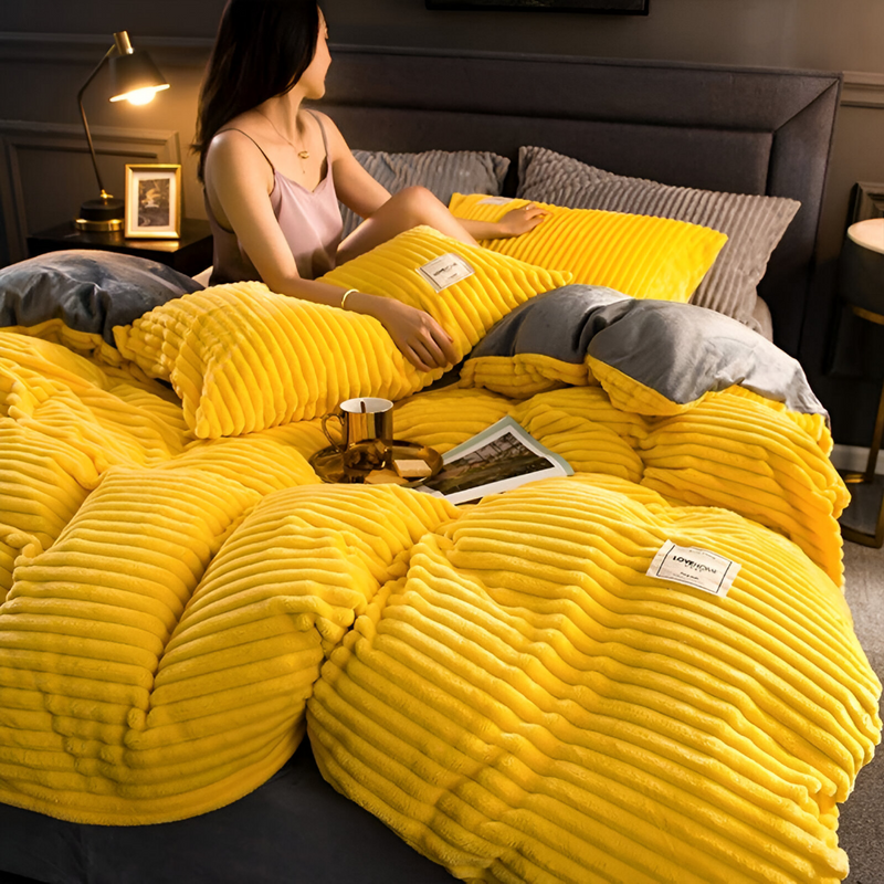 CozyComforter - Fluffy duvet cover that can be used year-round for ultimate luxury in bed