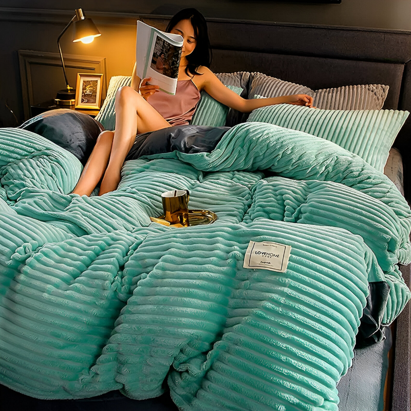 CozyComforter - Fluffy duvet cover that can be used year-round for ultimate luxury in bed