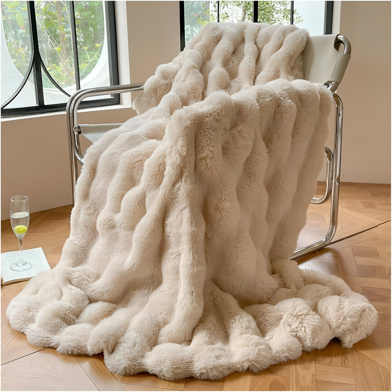 LuxeFleece - Cozy and elegant heating blanket for on the go Comfort