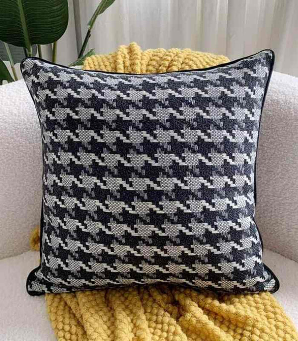 Stylish Houndstooth Cushion Cover - Elegant Woven Pillow Case with Velvet Piping