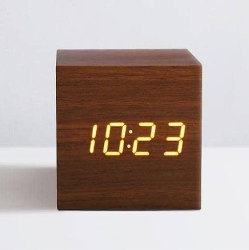 Personalized Wooden Digital LED Alarm Clock – Stylish Home Decor Accessory with USB/Battery Power