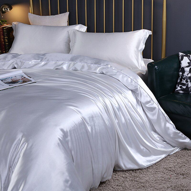 Luxury Silk Bedding Set - 4 Pieces (1 Flat Sheet + 1 Duvet Cover + 2 Pillowcases)