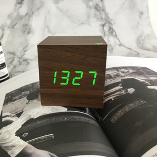 Nordic Voice-Controlled LED Alarm Clock – USB Rechargeable, Modern Design with Bright Display