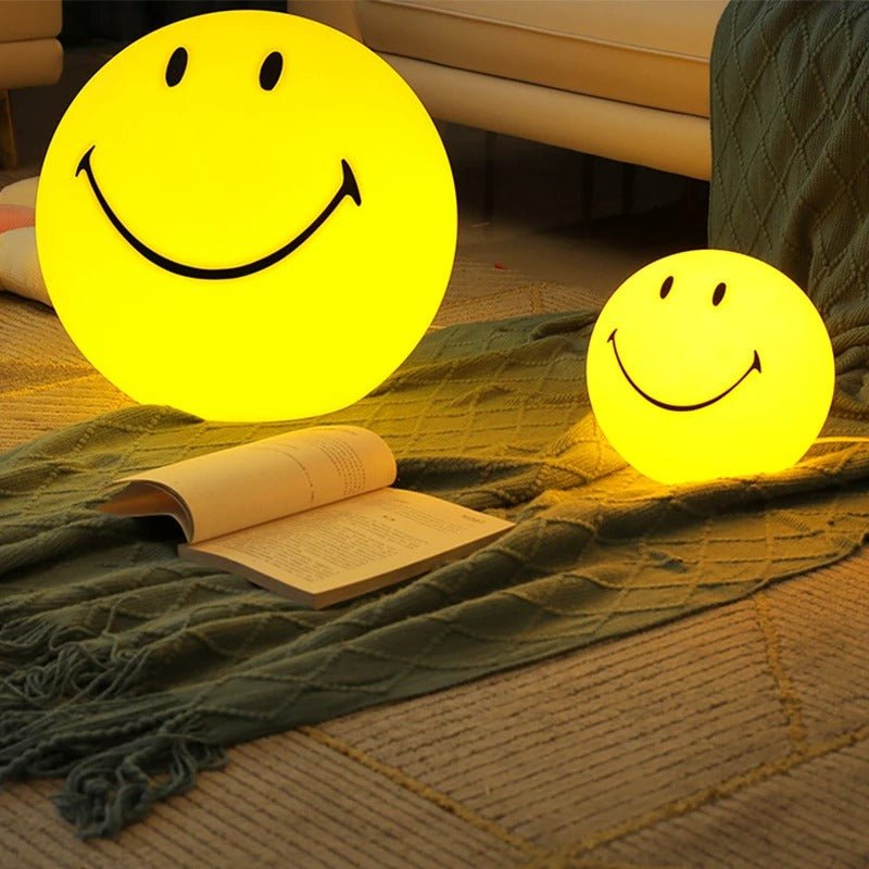 Cute Smiley Night Light with Touch Switch & Rechargeable LED - Cozy Ambiance for Kids & Adults