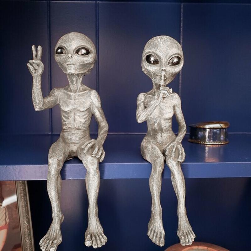 Space Alien Couple Garden Statue