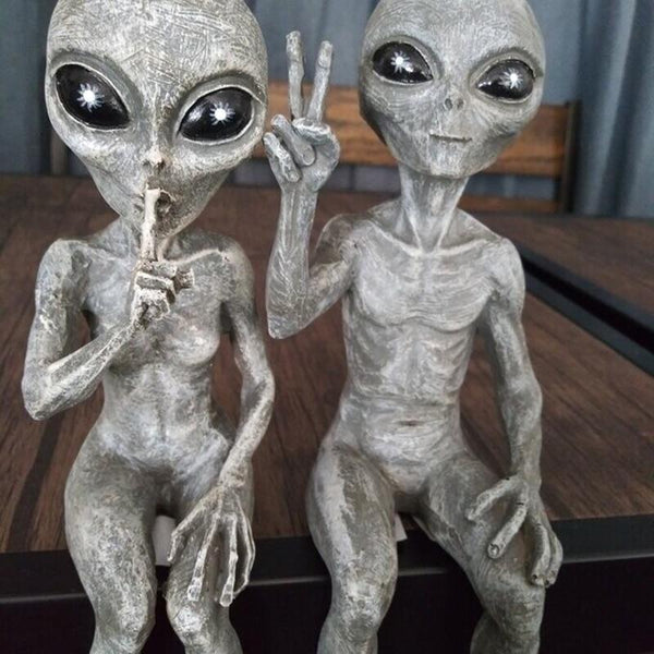 Space Alien Couple Garden Statue