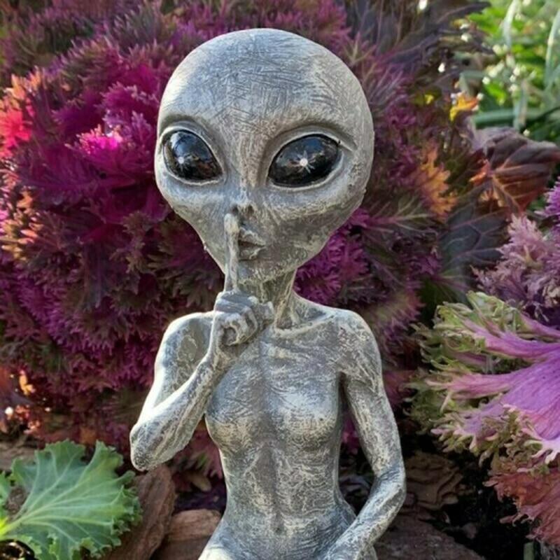 Space Alien Couple Garden Statue