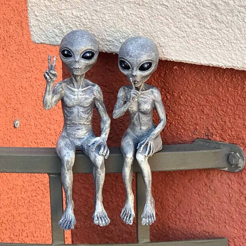 Space Alien Couple Garden Statue