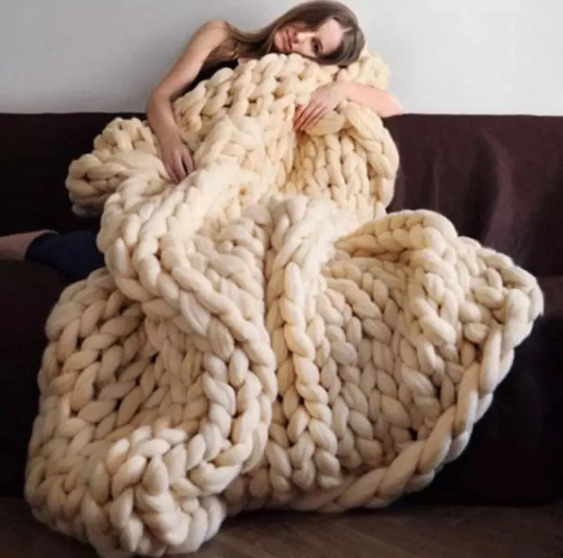 Chunky Knit Blanket: Cozy Wool Throw for Every Space