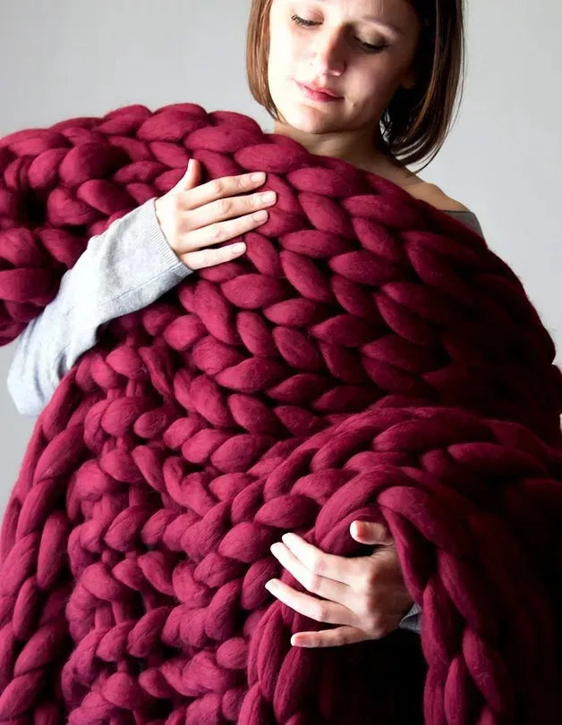 Chunky Knit Blanket: Cozy Wool Throw for Every Space