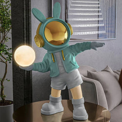 Galactic Glow Astronaut Nightlight – Luminous Resin Decor for Radiant Ambiance